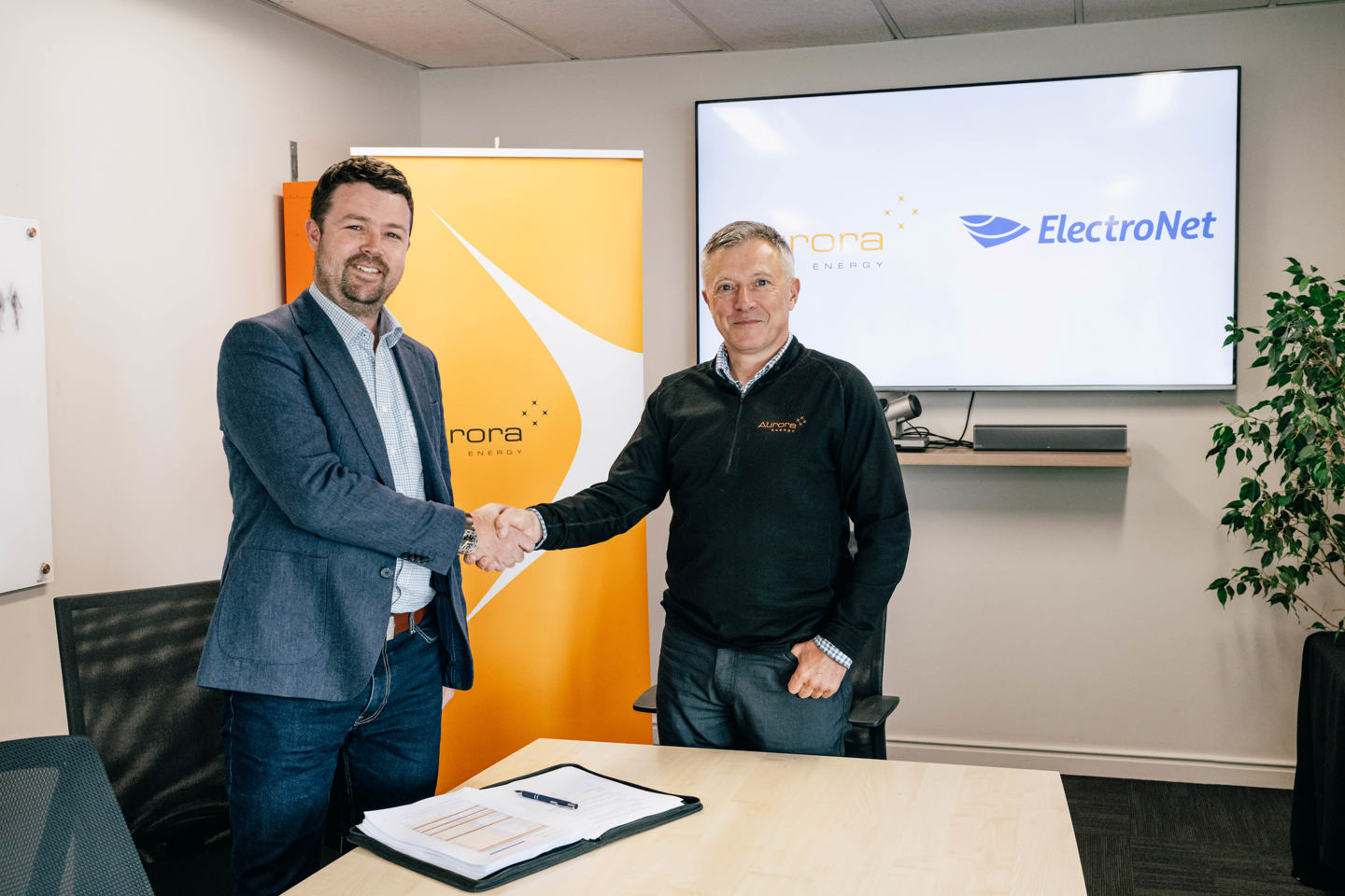 (From left) Simon Harvey, General Manager Contracting, Electronet and Richard Fletcher, Chief Executive, Aurora Energy (From left) Simon Harvey, General Manager Contracting, Electronet and Richard Fletcher, Chief Executive, Aurora Energy